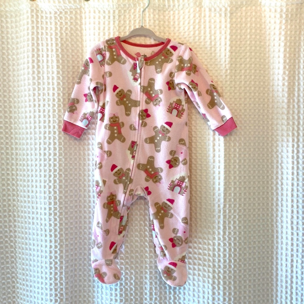 9M pajamas with gingerbread print